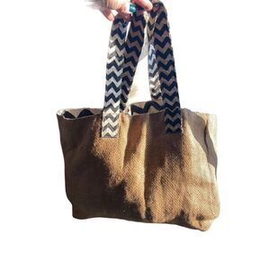 Enchante Accessories jute bag with black and white chevron cotton lining reversi